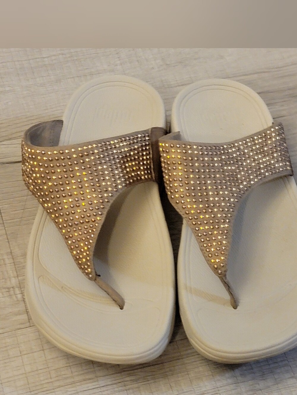 Fitflop Rhinestone Thong Sandals - Beige Gold